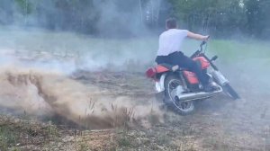 Папа учит делать пятаки на ИЖ Юпитер 5