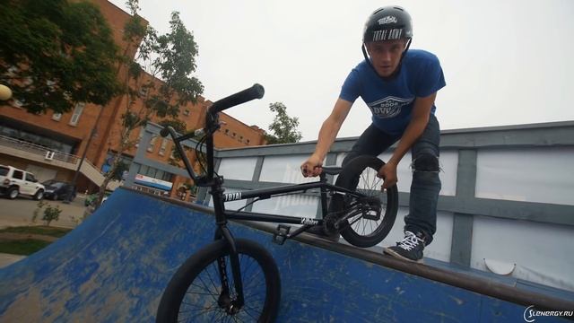 Купить BMX. Урок 3 - Как кататься в скейт-парке. Как сделать банни-хоп смотреть онлайн