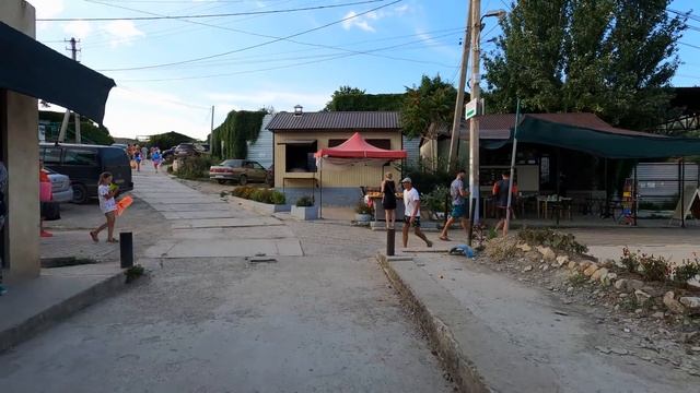 Крым - посёлок застрявший в СССР. Место где остановилось время. КУРОРТНОЕ показываю ВСЮ ПРАВДУ. смотреть онлайн