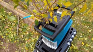 Измельчитель веток Makita UD2500 краткий обзор в работе