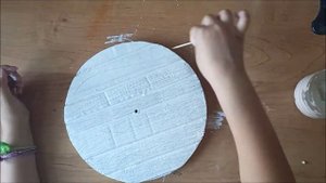 Самодельные часы из картона