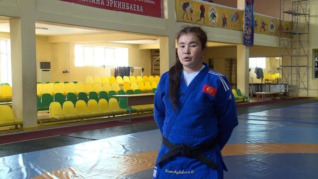 Аруу таң// Спорт чебери Динара Камчыбекова.. смотреть онлайн