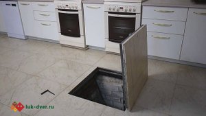Напольный люк в погреб из уголка