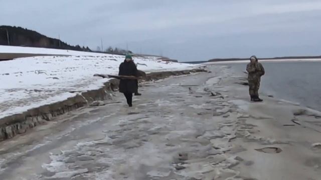 Жена ОБЛОВИЛА ВСЕХ НА РЫБАЛКЕ!!! Щука мамочка на спиннинг в ноябре. #рыбалка #югра #клеваярыбалка