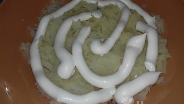 Слоеный салат с сардиной