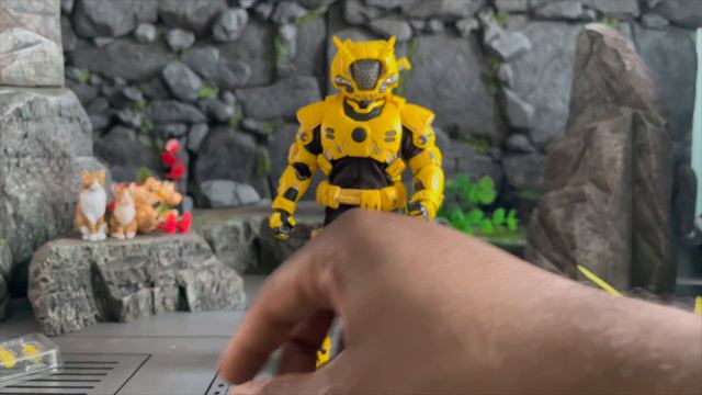 Mezco One:12 Collective Rumble Society: Krig Murder Hornet Review смотреть онлайн