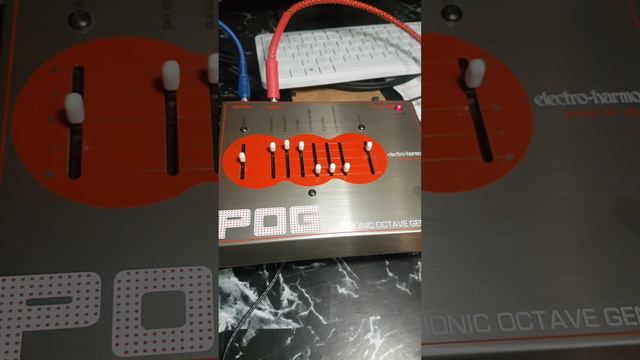 Quick video on 2005 Electro Harmonix Pog Before it Sells - want to get the Fender Tone Master Pro