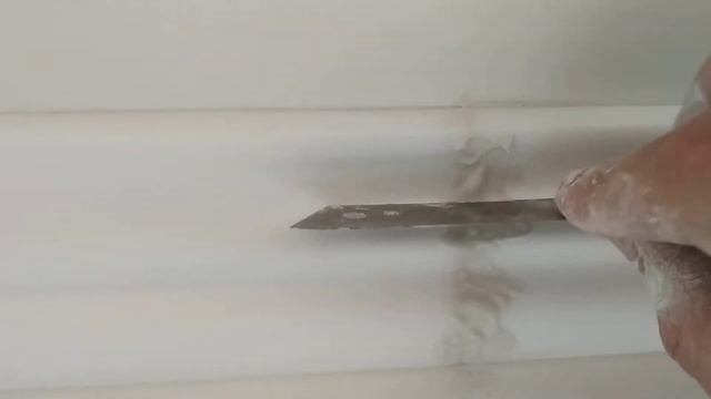 Как правильно замазать швы багетов )))