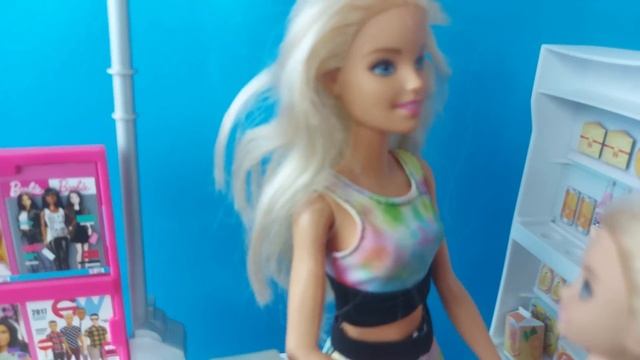 Polly Pocket Markette Fiyat Etiketlerini Değiştiriyor Anne Barbie смотреть онлайн