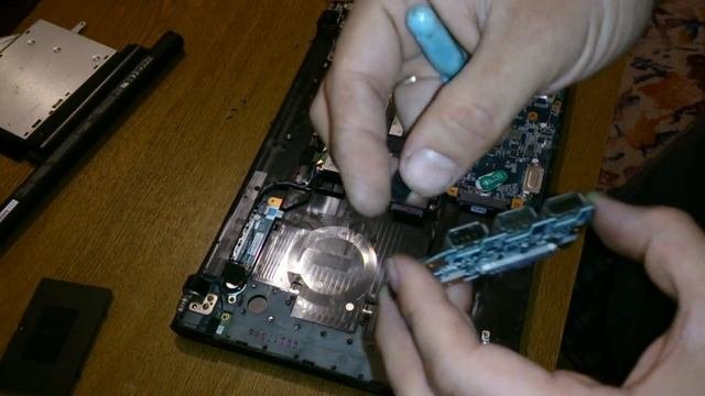Ремонт ноутбука SONY VAIO  PCG-71311V непонятные глюки в работе, загрузка через раз...