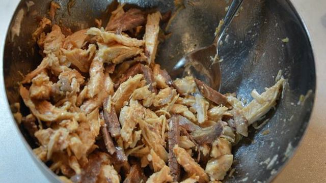 Острый салат с мясом и овощами