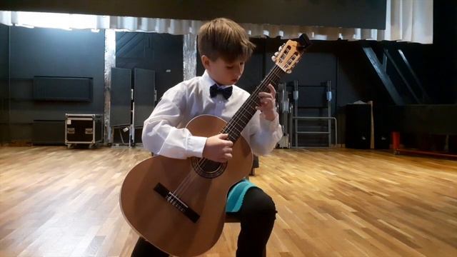 М.Александрова - Колокола. Исполняет Рыженков Паша смотреть онлайн