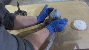 отмываю старый бачек краскопульта за 5 мин,смывкой краски