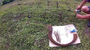 Каркас из арматуры для столбчатого фундамента.