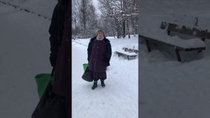 Баба Нина рассказывает про новую квартиру