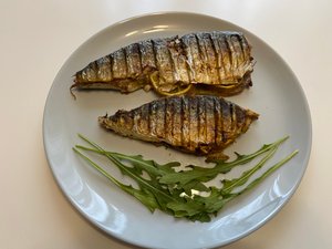 Скумбрия на гриле, быстро и вкусно!
