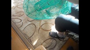 Гуманная мордушка из садовой сетки для рыбалки