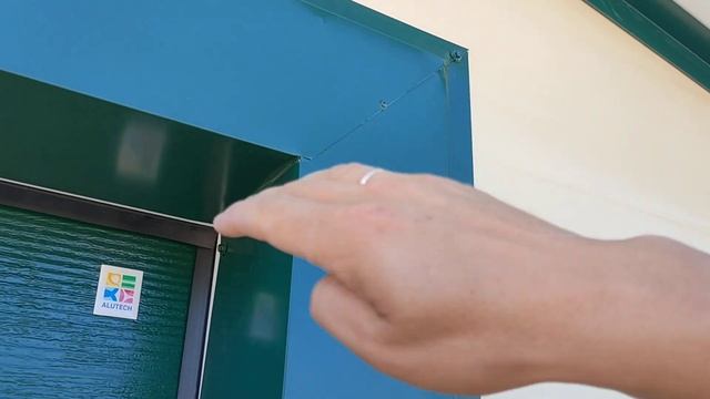 Запил под 45 градусов на гараже из сэндвич панелей