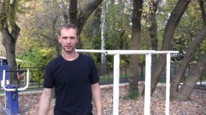 Соскок с гимнастических брусьев на махе вперед