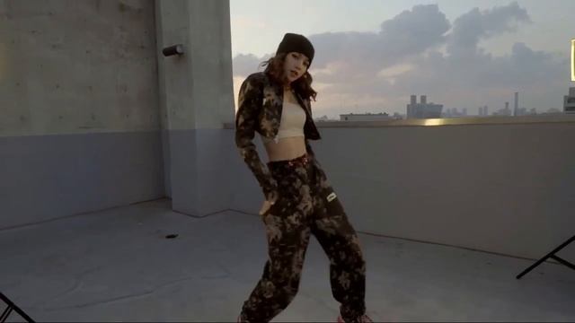 [MIRRORED] LILI's FILM #2 LISA DANCE PERFORMANCE VIDEO (CRAVIN) смотреть онлайн