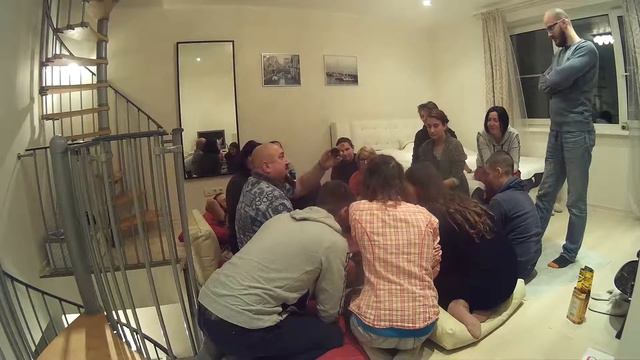 Чайная церемония с компанией за чистоту природы по сбору мусора 1.1 Горячий Сергей смотреть онлайн