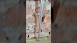 Установка маяка на кривой стене.