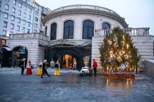 Москва сегодня / Площадь перед центральным рынком