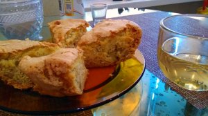 Шарлотка с яблоками в духовке — супер просто и оригинально!