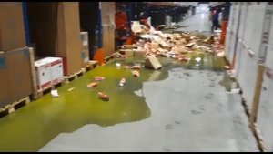 Падение паллетов на складе. ЧП на складе.