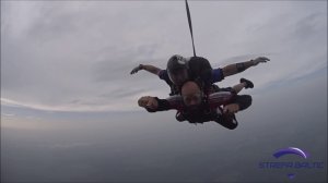 Ali&Gui 2016 Pologne - Saut en Parachute