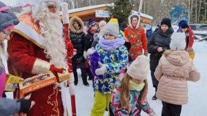 Детская программа и подарки. 3 января. Видео