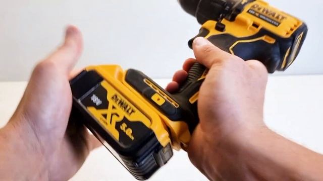 How To Change The Drill Bit On A DeWALT Drill