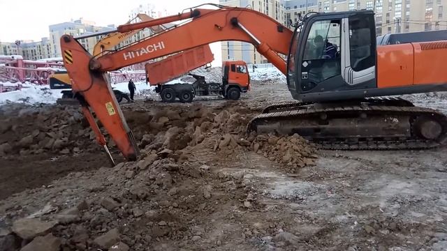 хитачики 240-3 рыхление грунта .