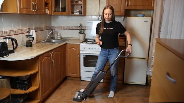 Честный обзор на вертикальный моющий пылесос Futula H12