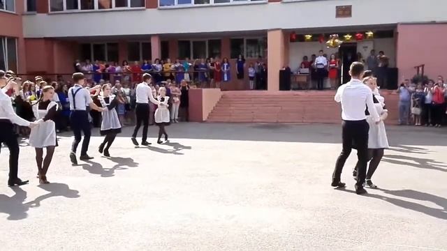 ВАЛЬС ВЫПУСКНИКОВ 2017  Школа 2 город Лунинец