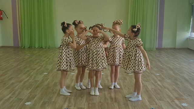 "Родничок" 
"Веснушки" 
Хореограф Ирина Анатольевна Топоринская