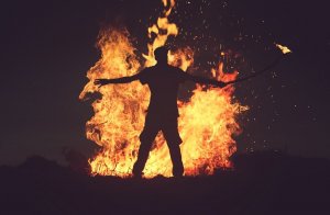 СИЛЬНАЯ НАЧИТКА ОТ ВРАГОВ. ОГНЕННАЯ СТЕНА. ДЛЯ ВСЕХ. ВЕДЬМИНА ИЗБА. ИНГА ХОСРОЕВА.mp4