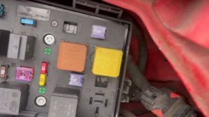 Vauxhall Opel Zafira b starter motor fuse and relay location