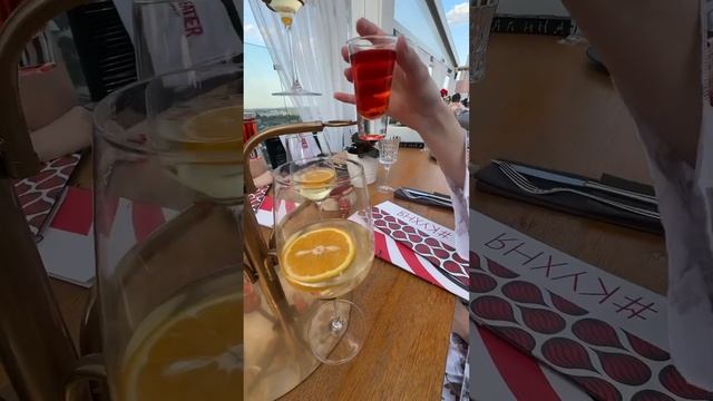 Тренд #cocktailtower уже в Воронеже, ждем вас в гости на летней веранде  ресторана Москва