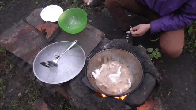 Куриные крылышки. В казане на костре. смотреть онлайн