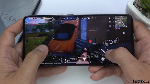 Xiaomi 12T Pro PUBG Mobile Gaming test | Snapdragon 8+ Gen 1, 120Hz Display