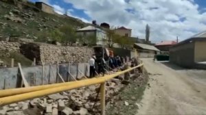 Молодежь села Анди Ботлихского района вместе вышла на ремонт сельской дороги