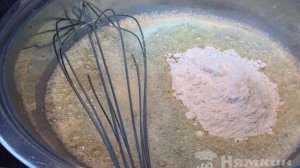 Куриные крокеты с соусом бешамель