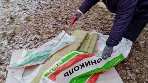 Продолжаем утепление ввода воды в каркасный дом.