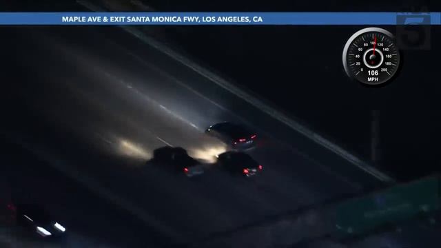 Corvette driver evades police in downtown L.A. during high-speed pursuit смотреть онлайн