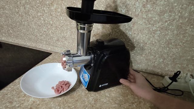 Тестирование электрической мясорубки Vitek VT-3621 смотреть онлайн