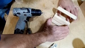 Домик-ключница из отходов пиломатериала. Такого подарка не найдешь в магазине. Housekeeper house.