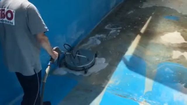 Чистка и мойка бассейнов от загрязнений любой сложности смотреть онлайн