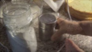 Сливочно сметанный крем для бисквита и можно подавать, как десерт.