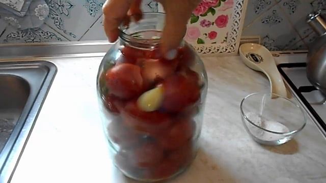 КВАШЕНЫЕ ПОМИДОРЫ,КАК БОЧКОВЫЕ. ХРАНИМ НА БАЛКОНЕ.